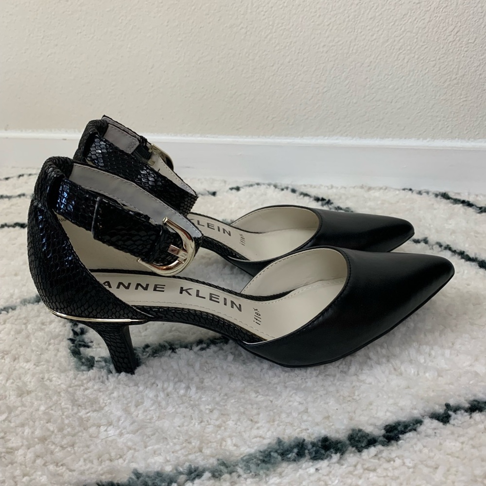 Anne Klein Fayza 2 Black Pointed-Toe Ankle Strap Kitten Heel Pumps - Picture 9 of 14